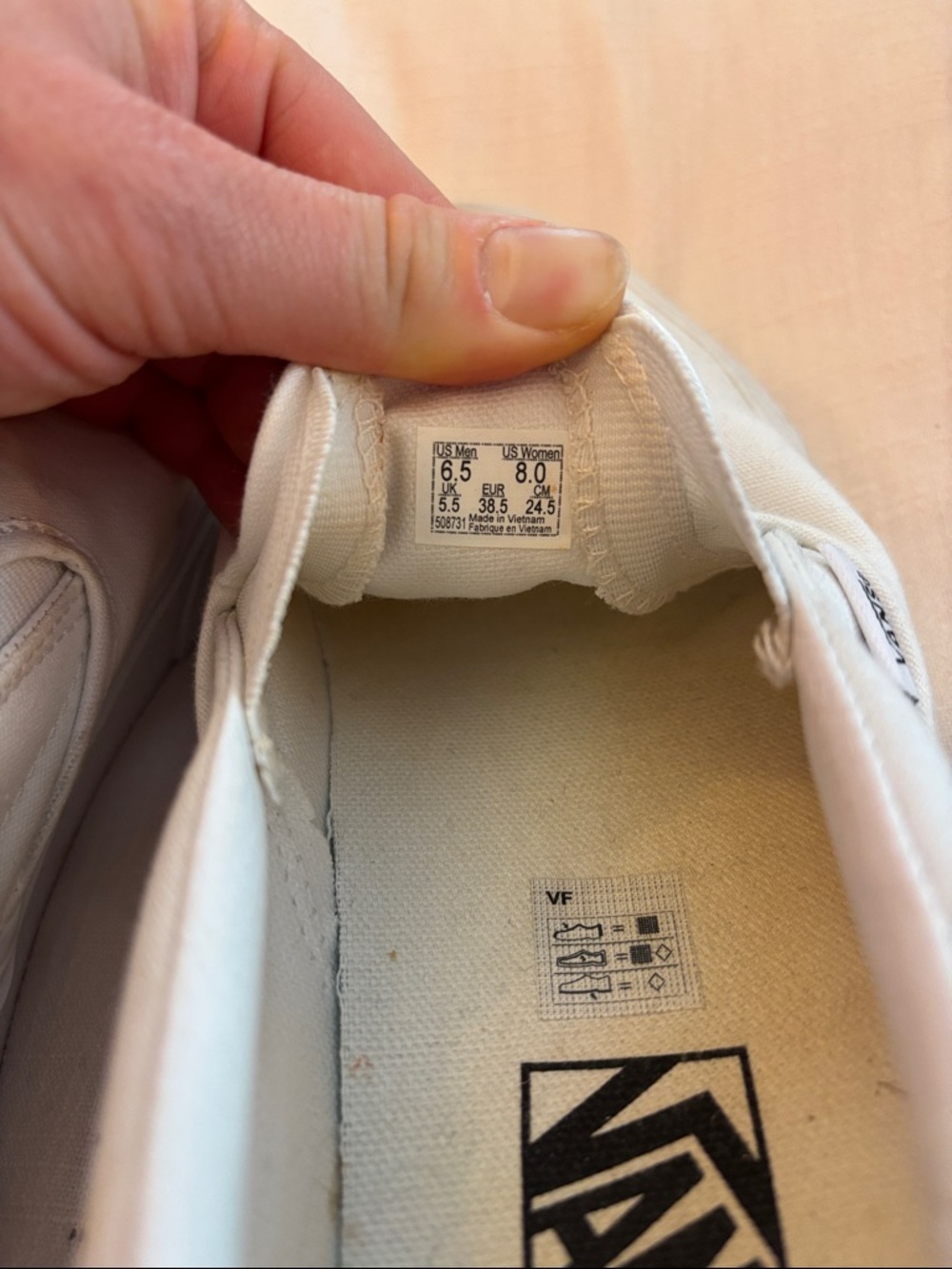 Vans Classic Slip-On Sneakers — White Canvas women’s size 8 - Picture 2 of 5